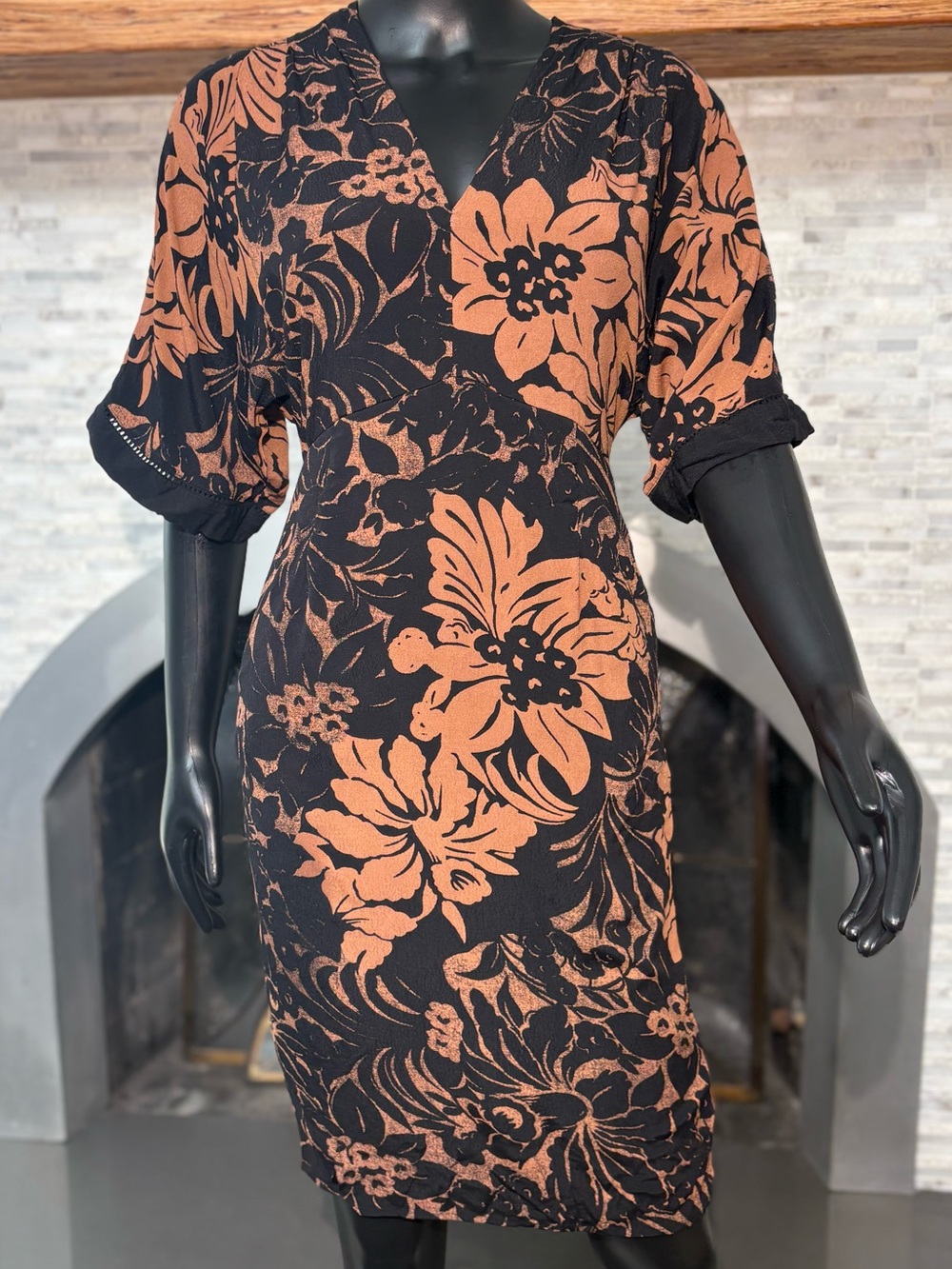 Maeve by Anthropologie Black & Rust Orange Floral V-Neck Kimono Sleeve Dress Sz